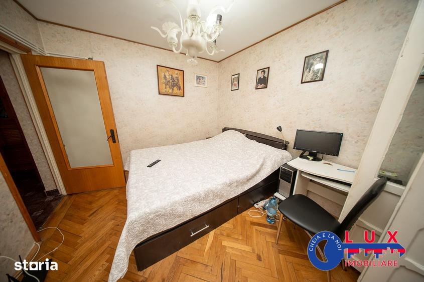 Apartament cu 3 camere decomandat în Babadag