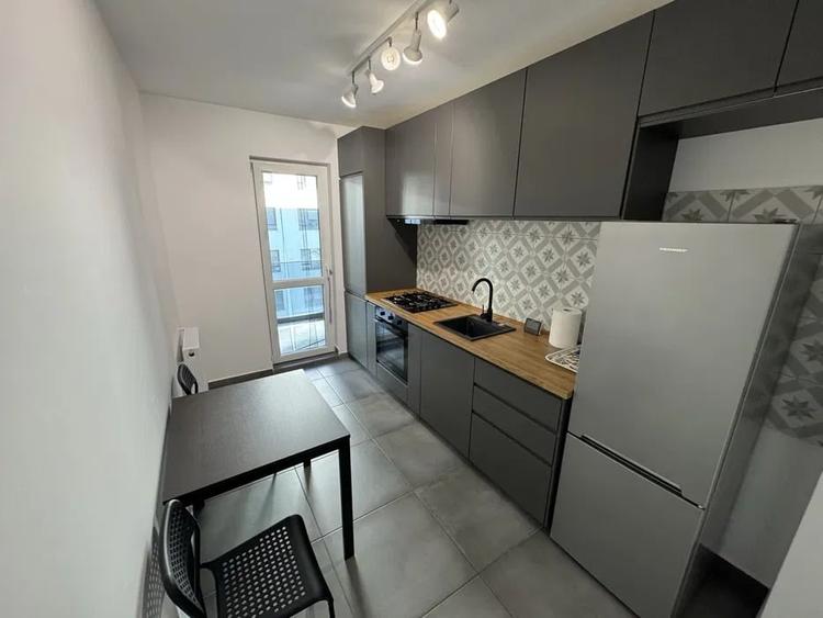 Apartament cu 2 camere decomandat, mobilat în Apărătorii Patriei