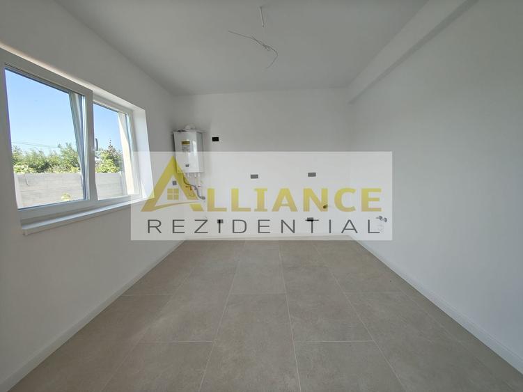 Casă individuală cu 4 camere cu Canalizare în Berceni