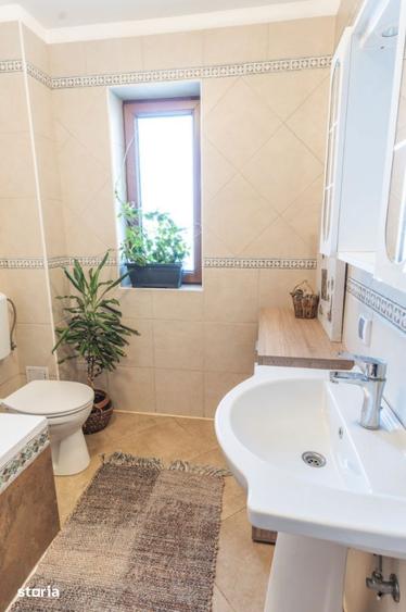Apartament cu 5 camere în Sângeorgiu de Mureș