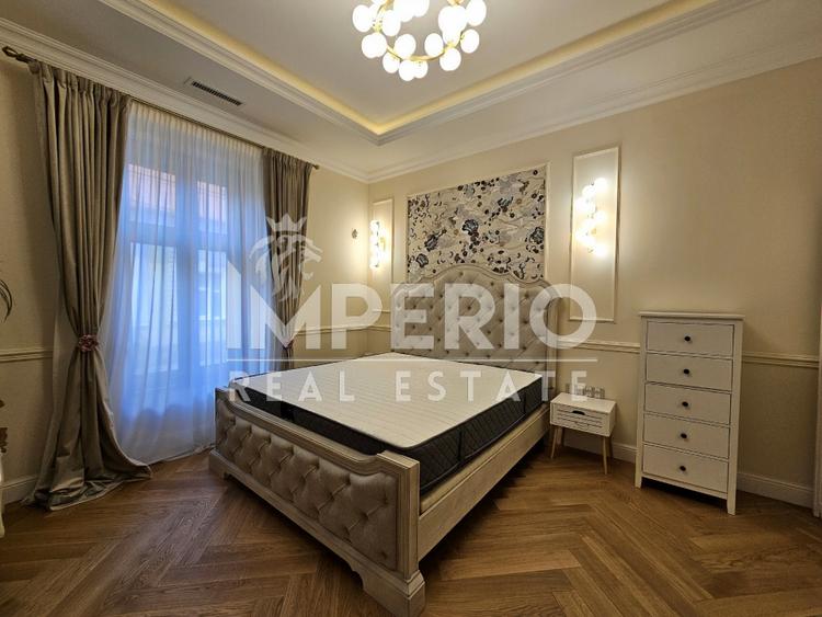 Casă individuală cu 6 camere cu Canalizare în Central