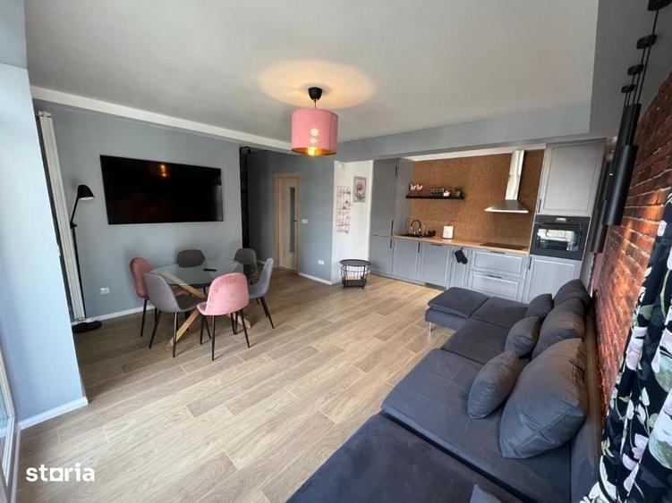 Apartament cu 4 camere decomandat în Central
