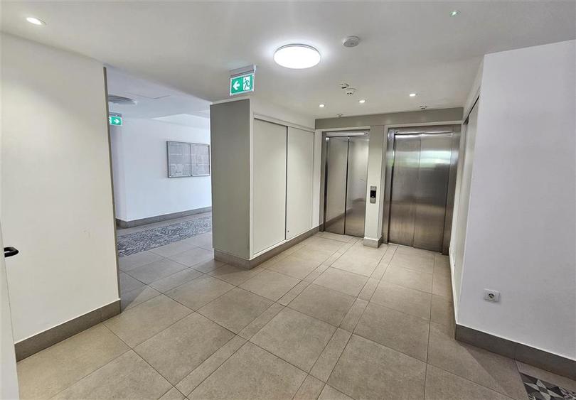 Penthouse cu 3 camere decomandat, mobilat în Semicentral