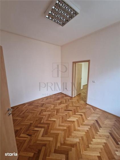 Spațiu comercial, de 50 mp, în P-ța Unirii
