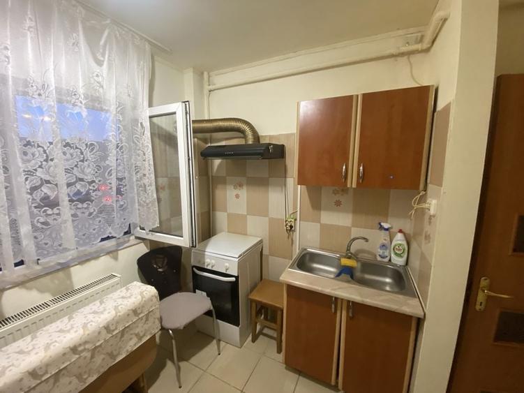 Garsonieră decomandată în Rahova
