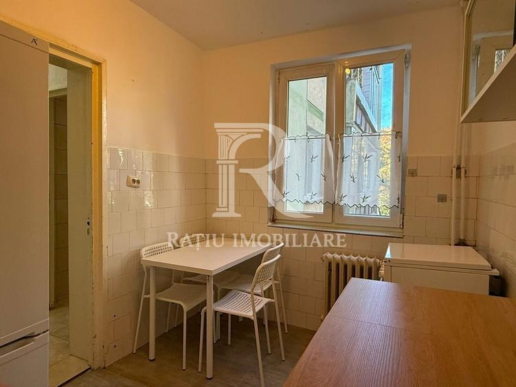 Apartament cu 2 camere semidecomandat, mobilat în Rogerius