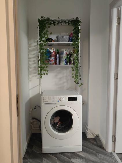 Apartament cu 2 camere semidecomandat în Craiovița Nouă