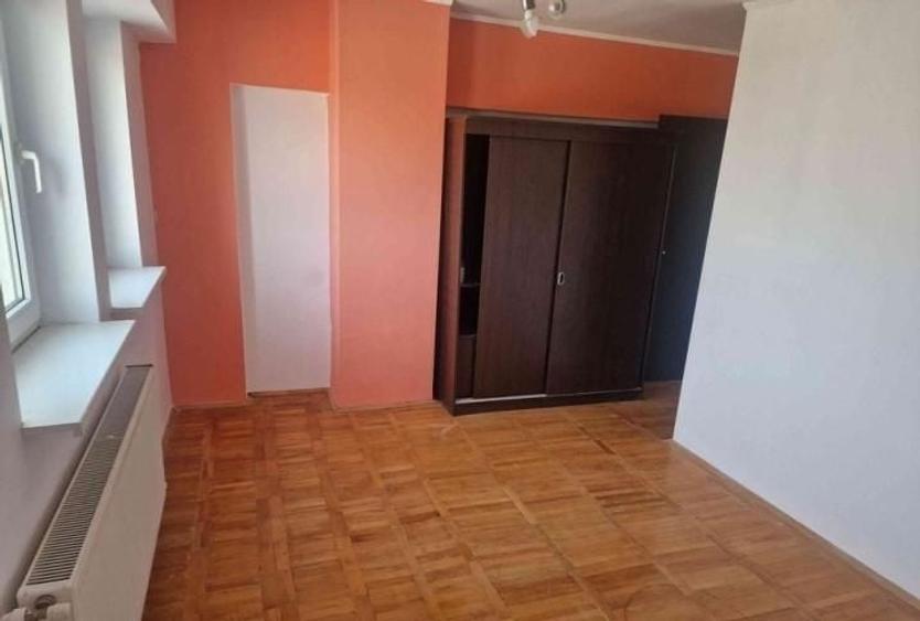 Apartament cu 3 camere decomandat în Ultracentral