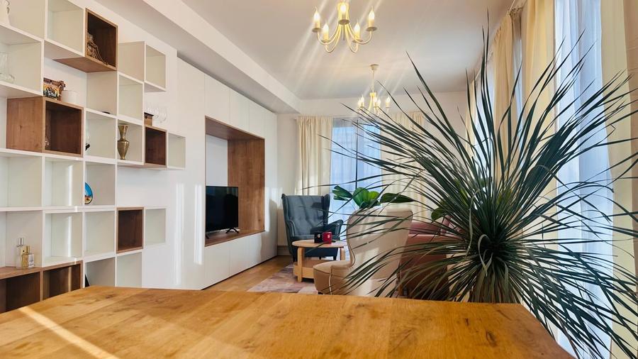 Apartament cu 3 camere semidecomandat, mobilat în Otopeni