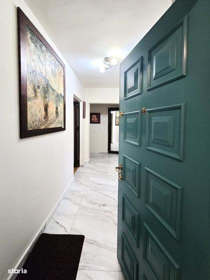 Apartament cu 4 camere în Mazepa 1