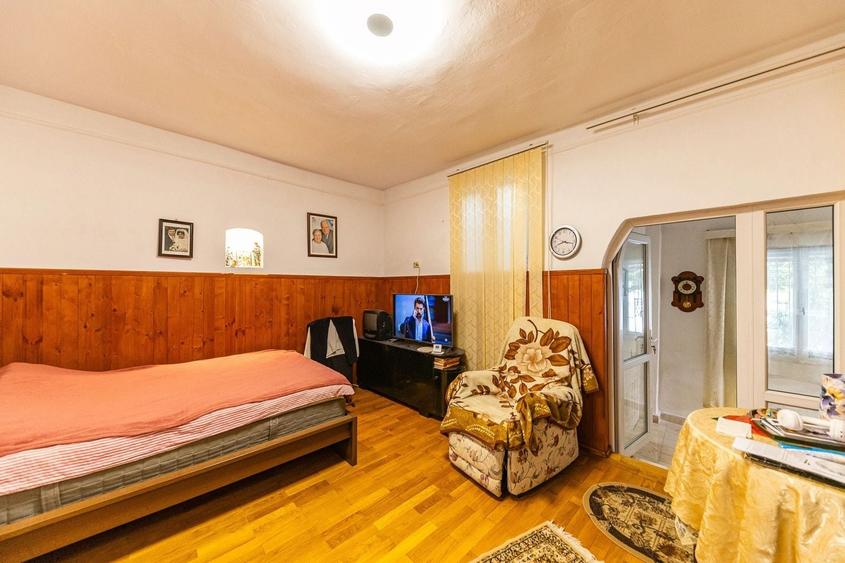 Casă individuală cu 5 camere cu Canalizare în Lunei