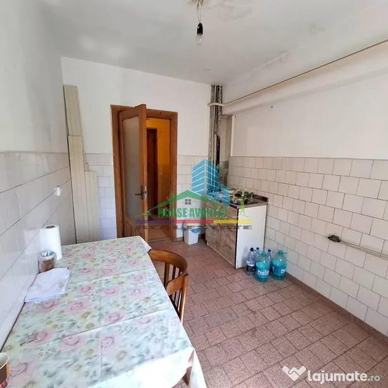 Apartament cu 3 camere decomandat în Ultracentral