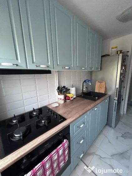Apartament cu 3 camere semidecomandat în Drumul Găzarului