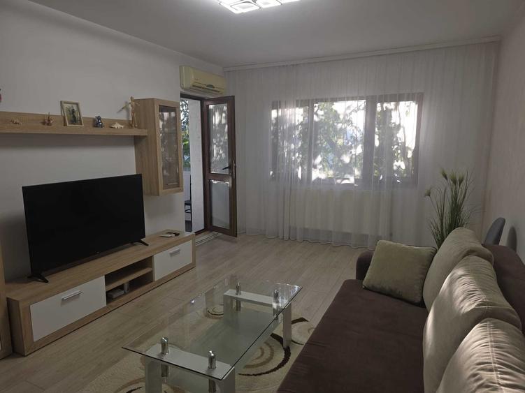 Apartament cu 2 camere decomandat în Popa Șapcă