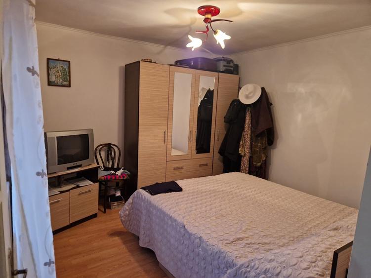 Casă individuală cu 3 camere cu Teren 227 Mp în Est