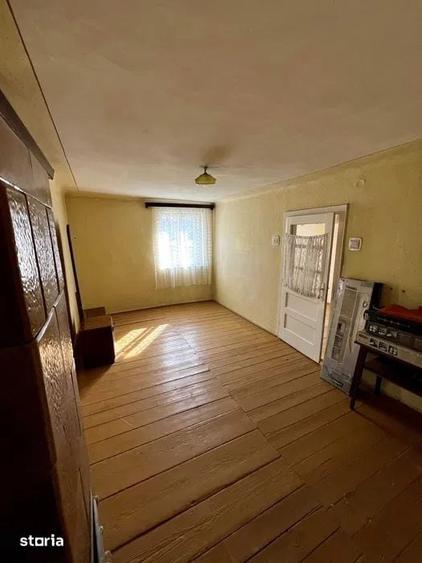 Casă cu 2 camere cu Teren 250 Mp în Central