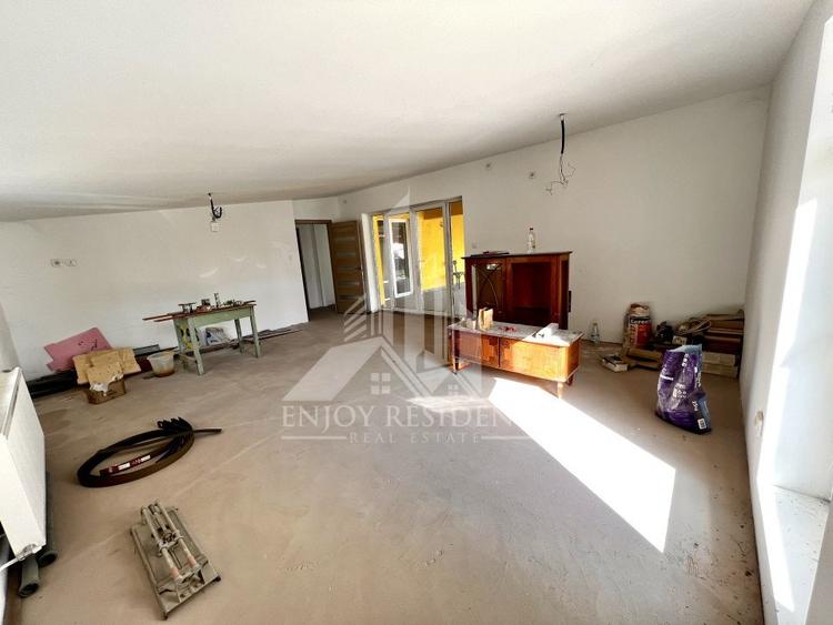Casă individuală cu 6 camere cu Canalizare în Păcii