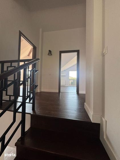Casă cu 4 camere cu Teren 640 Mp în Odăile