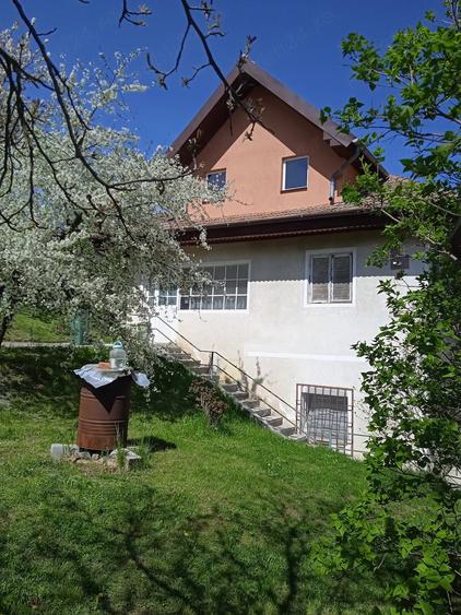 Casă cu 3 camere cu Teren 740 Mp în Măgura