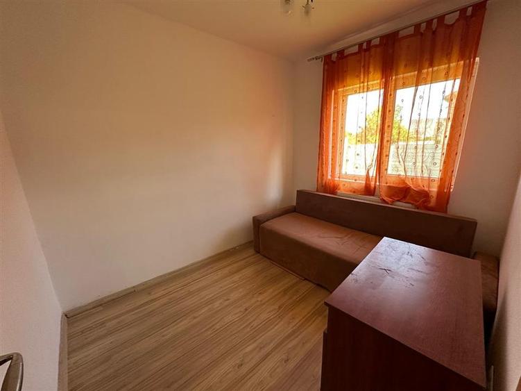 Casă cu 4 camere cu Teren 365 Mp în Exterior Sud