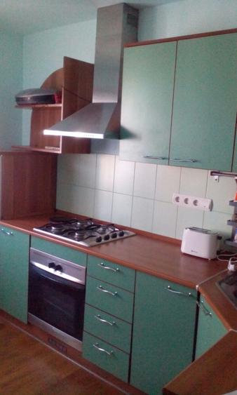 Apartament cu 3 camere decomandat în Nufărul
