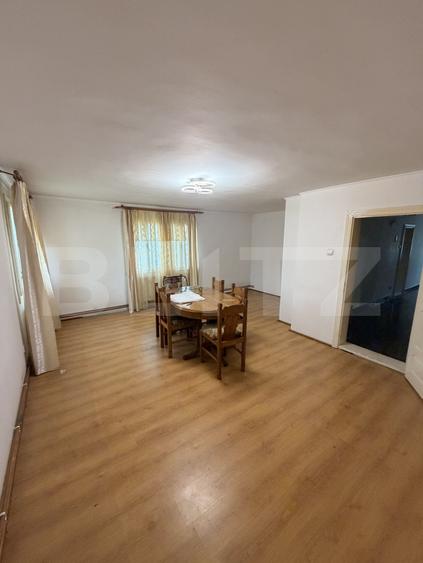 Casă individuală cu 7 camere cu Canalizare în Exterior Vest