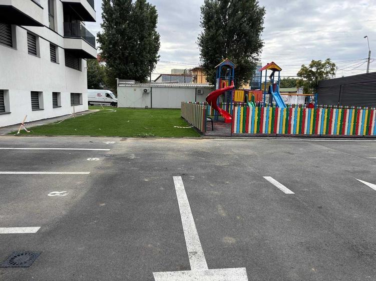 Apartament cu 2 camere semidecomandat în Baicului
