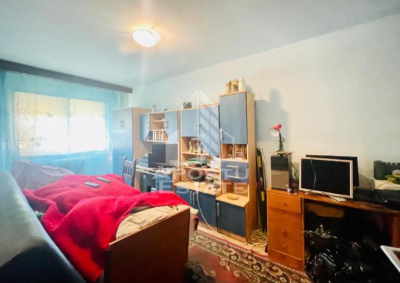 Apartament cu 3 camere decomandat în Aurel Vlaicu