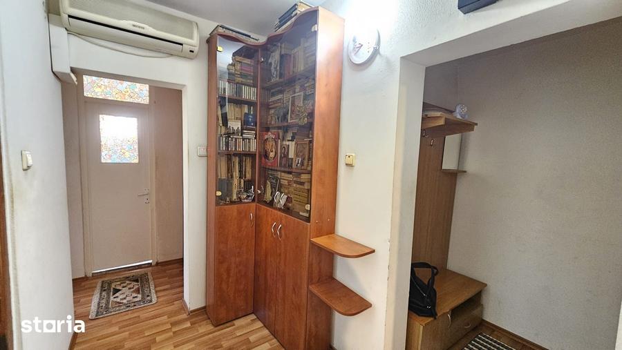 Apartament cu 2 camere decomandat în Micro 21