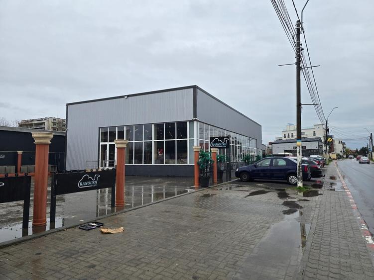 Spațiu comercial, de 1,000 mp, în Central