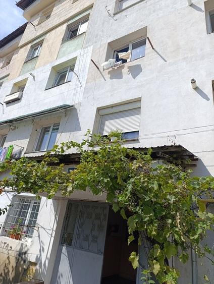 Garsonieră decomandată în Est