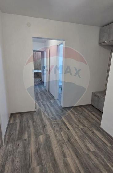 Apartament cu 3 camere decomandat în Gorjului