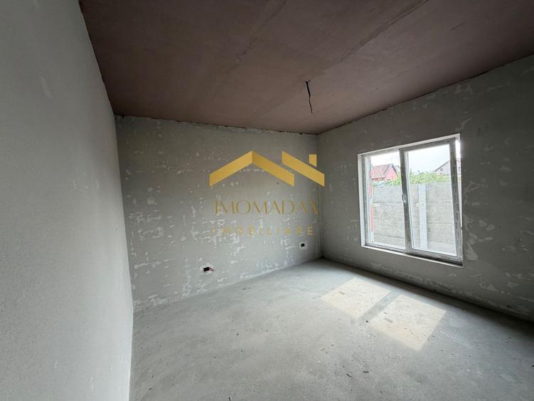 Duplex cu 3 camere cu Canalizare în Sânmihaiu Român