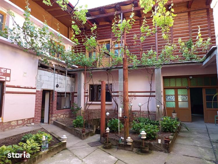 Casă cu Teren 1439 Mp în Ciclova Română
