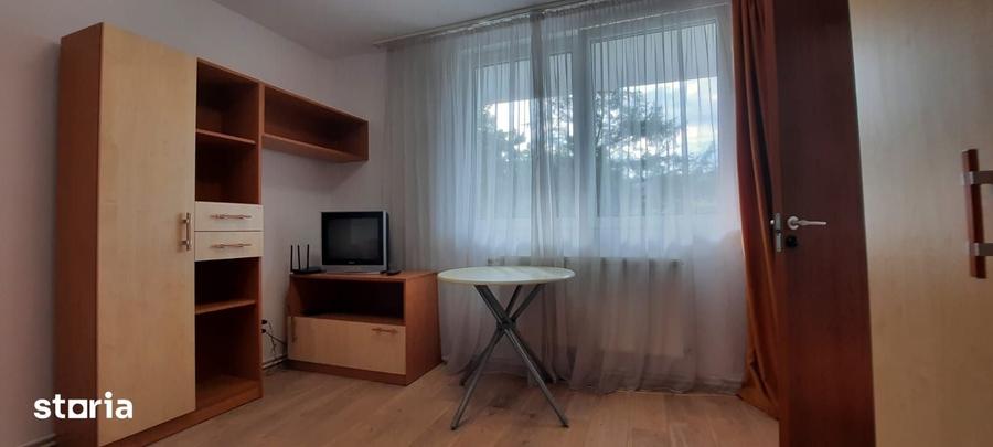Apartament cu 2 camere semidecomandat în Cornișa