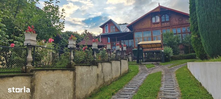 Casă cu 5 camere cu Teren 500 Mp în Central