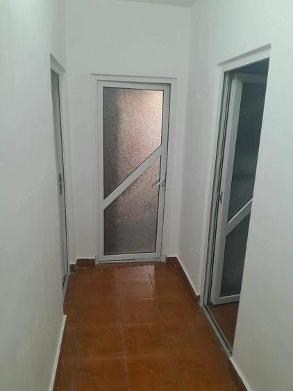 Apartament cu 2 camere decomandat în Petros