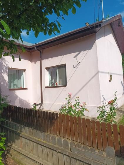 Casă cu 3 camere în Tunari