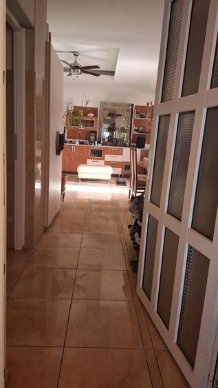 Apartament cu 3 camere decomandat în Bârzești