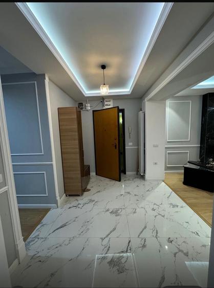 Apartament cu 3 camere decomandat în Faleza Nord