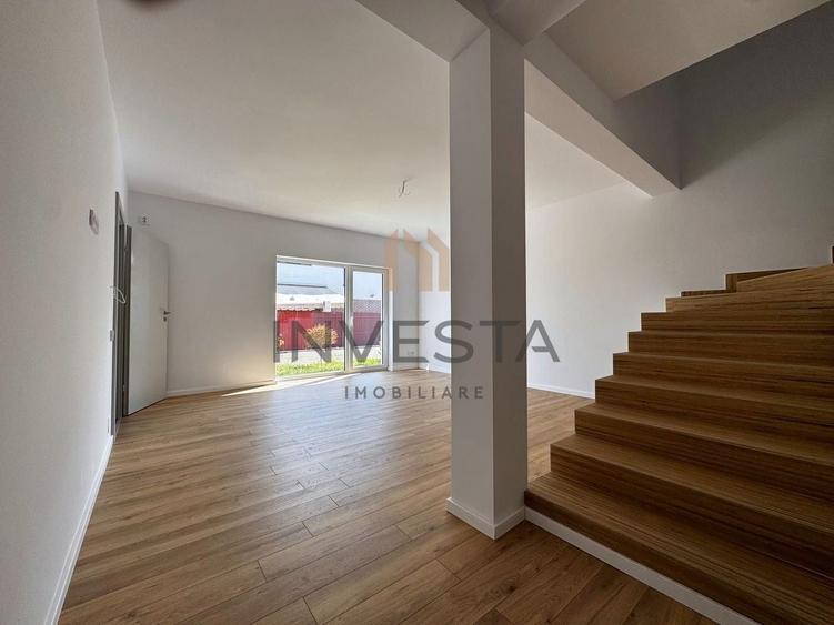 Duplex cu 4 camere cu Canalizare în Florești