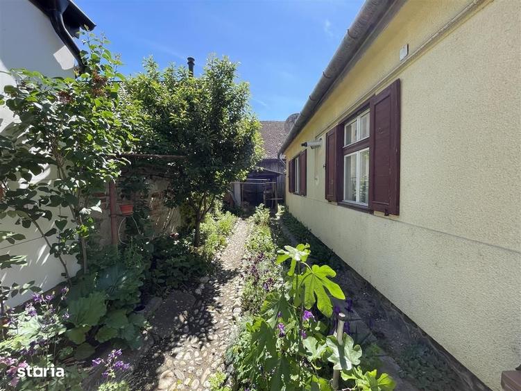 Casă cu 4 camere cu Teren 513 Mp în Șura Mică