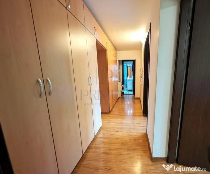 Apartament cu 4 camere decomandat în Steaua