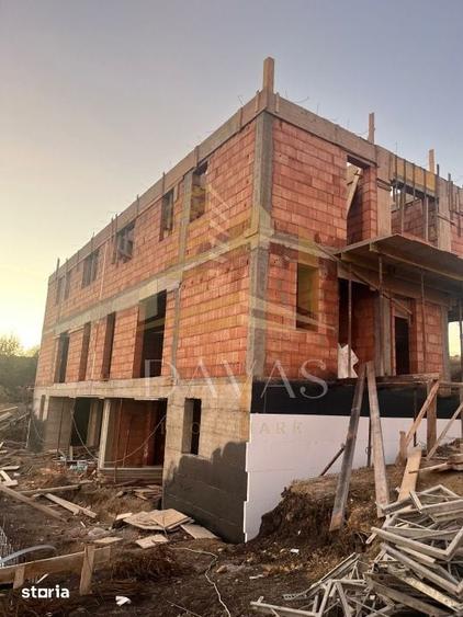 Casă cu 4 camere cu Teren 180 Mp în Dâmbul Rotund
