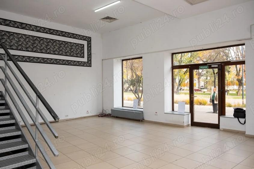 Spațiu comercial, de 160 mp, în Central