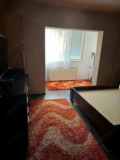 Apartament cu 3 camere decomandat, mobilat în Lunei