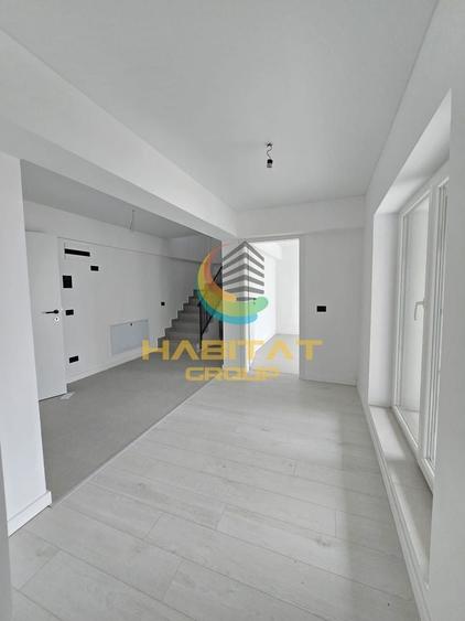 Apartament cu 4 camere decomandat în Olteniței