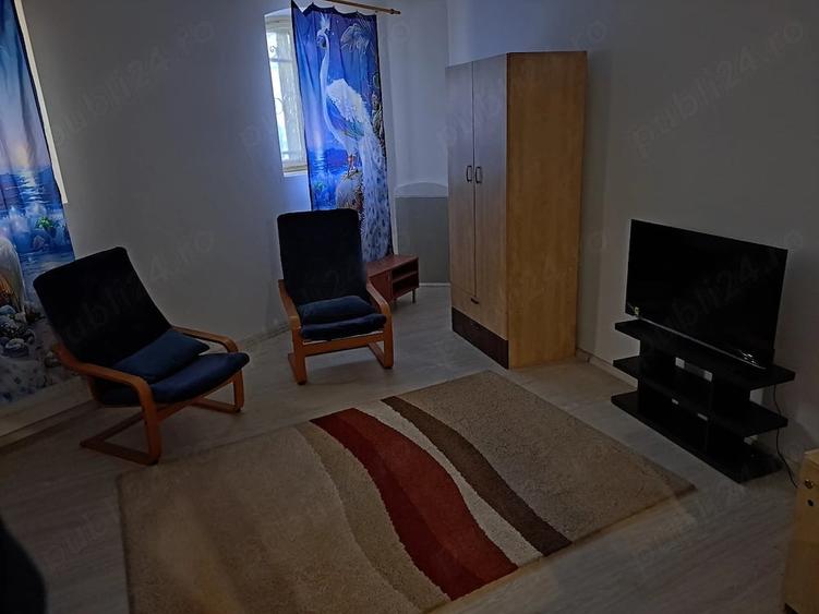 Apartament cu 2 camere semidecomandat în Cișmigiu