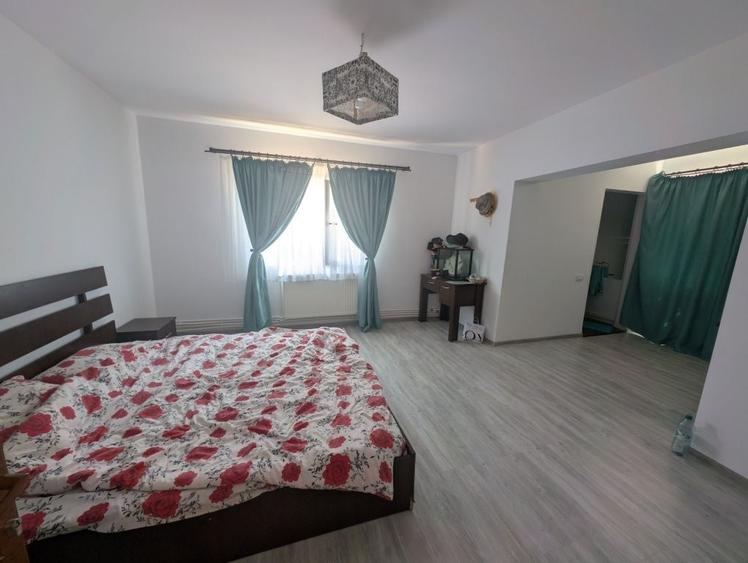 Casă cu 3 camere în Valu lui Traian