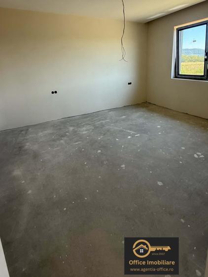 Casă cu 4 camere cu Teren 500 Mp în Recea